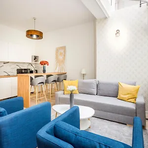 https://cosy-3-bedrooms-townhouse-louvre-champs-elysees.fr-paris.fr