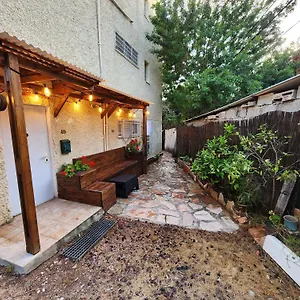 https://private-garden-studio-carmel-tzarfati.gethaifahotels.com